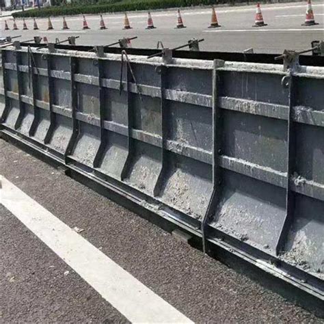 预制防撞墙模具市政公路水泥分隔带隔离护栏模板防撞隔离墩钢模具-淘宝网