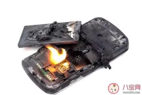 苹果手机发烫什么原因怎么解决（iPhone14发热发烫的问题找到了）_斜杠青年工作室