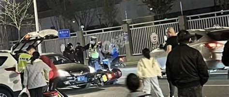 30秒 | 重庆黔江发生一起摩托车事故 2人当场死亡_凤凰网视频_凤凰网
