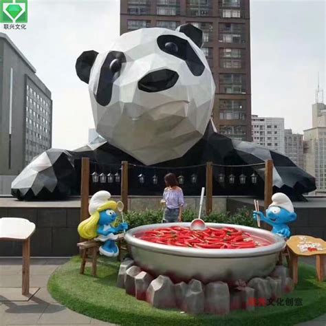 玻璃钢雕塑_品牌形象吉祥物熊猫几何抽象熊大型商业广场玻璃钢 ...