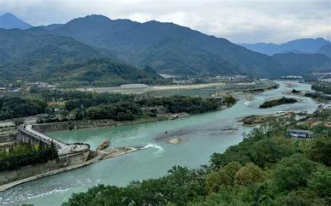 都江堰水利工程是世界上仅存的无坝引水，太壮观了_腾讯视频