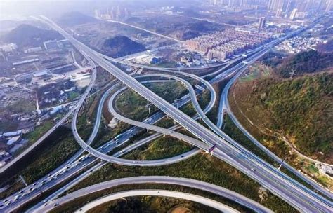 河南新建一条高速公路，耗资140亿，约170公里，预计2020年底通车