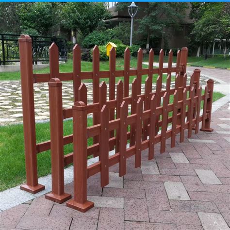 VC草坪护栏栅栏围栏花园围栏庭院栅栏绿化栏杆塑木塑钢木纹护栏-阿里巴巴