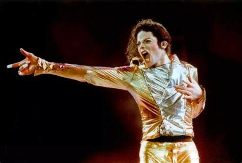 迈克尔杰克逊最精彩演唱会德国演唱会高难度45度倾斜视频 _网络排行榜