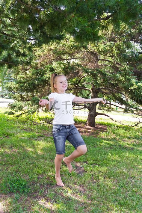儿童平衡能力训练项目《单脚站立》