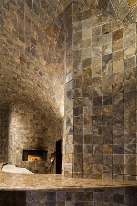 用棕色和令人惊叹的天然石材打造的温暖奢华室内设计-欧莱凯设计网