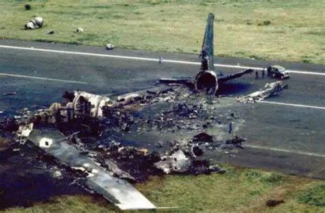空难纪录片：史上最惨飞机，接连遭遇掉引擎、起火、爆胎、剧烈乱流！网友直呼：命真大！