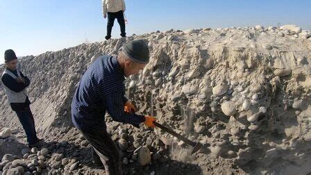 深度探访—新疆和田玉出矿价格是多少？ - 知乎