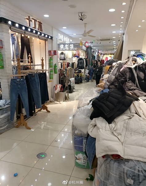 杭州四季青服装批发市场有哪几个（杭州四季青服装市场昨开门营业）