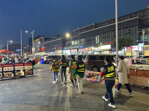 渝北回兴锦华路社区：开展夜间巡逻，提升群众安全感 - 上游新闻·汇聚向上的力量