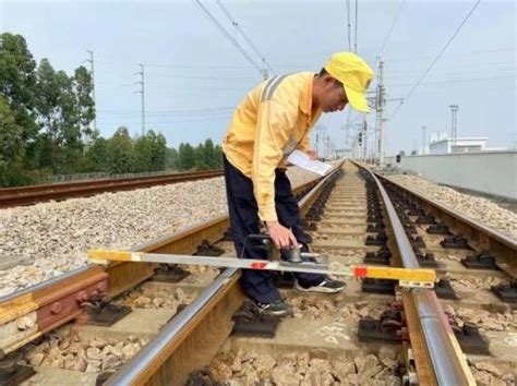 致敬！春节坚守在岗位上的铁路人 - 国内 - 中国网•东海资讯