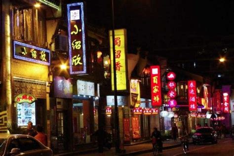 明亮的杭州清河坊街夜景高清图片下载-正版图片500358112-摄图网