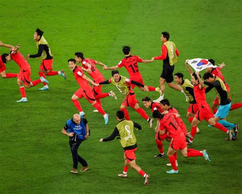 为什么没有中国的足球运动员很少在国外踢球，日韩却有很多？