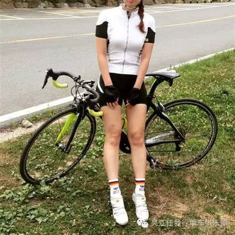 [多图单车美女]女生骑行心机装扮技巧：我要又美又专业