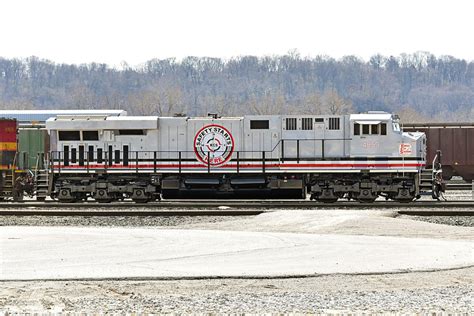 Locomotives N Scale KCS Kansas City Southern Safety Starts Here GEVO ...