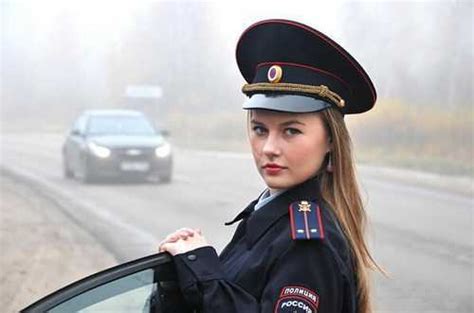俄罗斯女兵身材完美，退伍后成为剩女，但个顶个的都是大美女|女兵|俄罗斯|安娜_新浪新闻