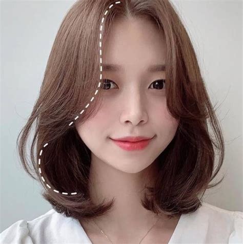 圆脸发型温柔女生头像
