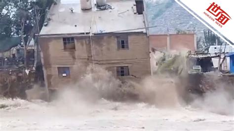 秘鲁遭暴雨洪水袭击现场：一栋三层楼房倒塌坠入河流瞬间瓦解_腾讯视频