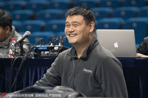 中国男篮红队备战世预赛 姚明现场督战_手机凤凰网