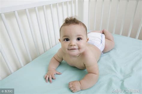 12张图片，带你了解婴儿1-12月发育全过程，解答宝宝成长发育变化_孩子