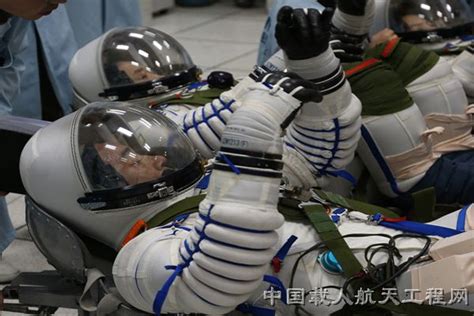 神十航天员模拟强化训练_中国载人航天官方网站