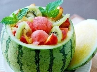 夏季女性吃西瓜过量会危害健康