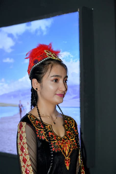 非主流新疆姑娘头像