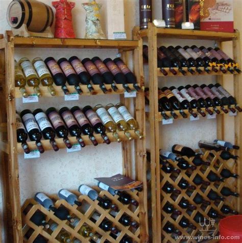 重庆葡萄酒专卖店设计效果图与完工后的酒庄图片-比士亞