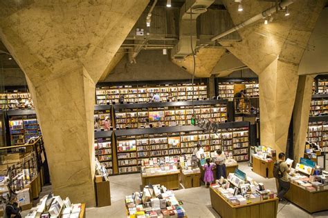 那些年你看过的《读者》，在外滩开了一家最美书店！ - 侬好上海 - 新民网