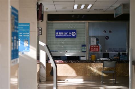 “出院后，这是我第一次踏进医院” 上海将为新冠肺炎康复人员建长期健康档案_健康_新民网
