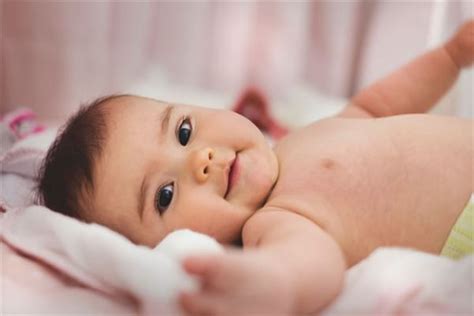 婴儿取名大全 最受欢迎的宝宝取名字宜用字-周易起名-国学梦