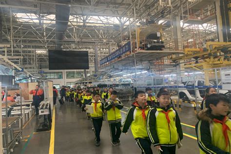 为了第4代帝豪，吉利专门造了一个“未来工厂”_搜狐汽车_搜狐网