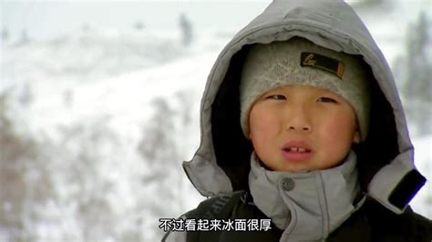 云南"冰花男孩"冒霜求学走红 盘点山区孩子走过的艰辛上学路