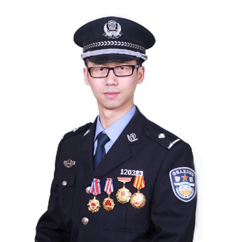 学院举行庆祝首个“中国人民警察节”向警旗宣誓仪式-山东警察学院