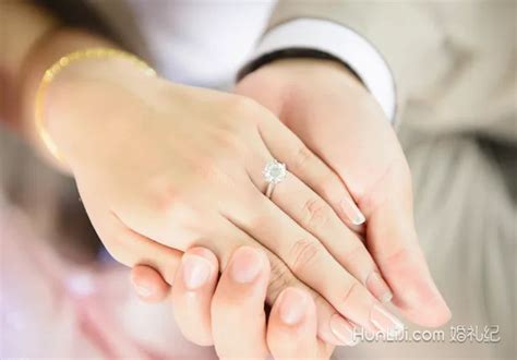 戒指戴无名指是什么意思 - 中国婚博会官网