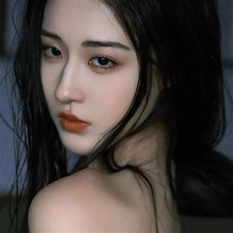 高冷女生图片