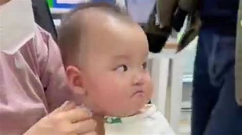 宝宝到医院打疫苗，还没来得及哭就打完了_凤凰网视频_凤凰网