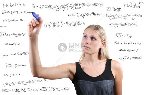 女人写数学方程式高清图片下载-正版图片504663137-摄图网