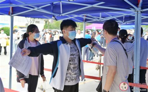 韩国高考今日正式开启 考生戴口罩参加考试-搜狐大视野-搜狐新闻