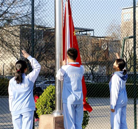 学校隆重举行国庆升国旗仪式-长江大学新闻网