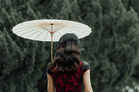 打伞古风背影女生头像图片
