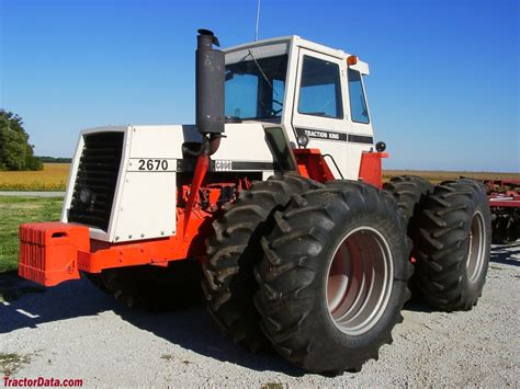 TractorData.com J.I. Case 2670 Traction King tractor photos information