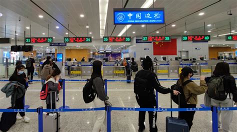 上海浦东机场卫星厅正式启用，航班靠桥率90%以上|界面新闻