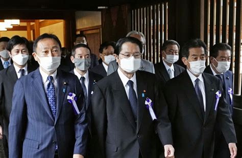 共同社：90名日本国会议员组团去靖国神社“拜鬼” 领头者口称为了和平|日本|靖国神社|参拜靖国神社_新浪新闻
