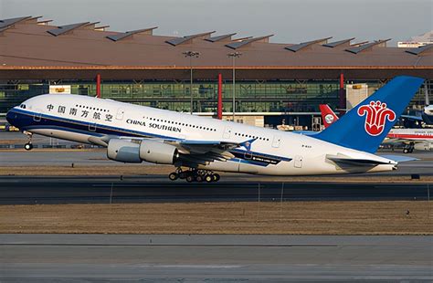 历史上的今天5月7日_2002年中国北方航空6136号班机在大连坠毁，112人罹难。
