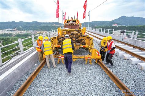汉巴南铁路南充至巴中段正式启动铺轨 预计2024年5月底开通-巴中论坛-麻辣社区