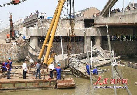 背景资料：中国近年桥梁坍塌事故一览(图)_新浪新闻