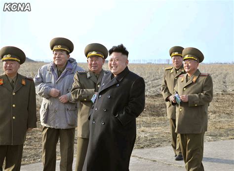 金正恩出席朝鲜劳动党会议 讨论修改前线部队作战计划_凤凰网视频_凤凰网
