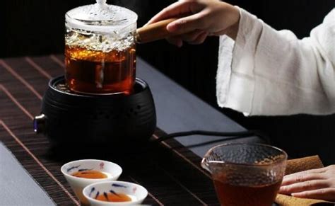 【图】黑茶怎么喝味道更佳 三个关键泡茶步骤一个都不能少_黑茶怎么喝_伊秀美体网|yxlady.com