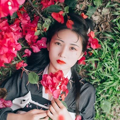 古风真人版网红头像女生